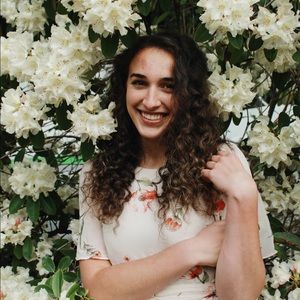 Meet your Posher, Alexis